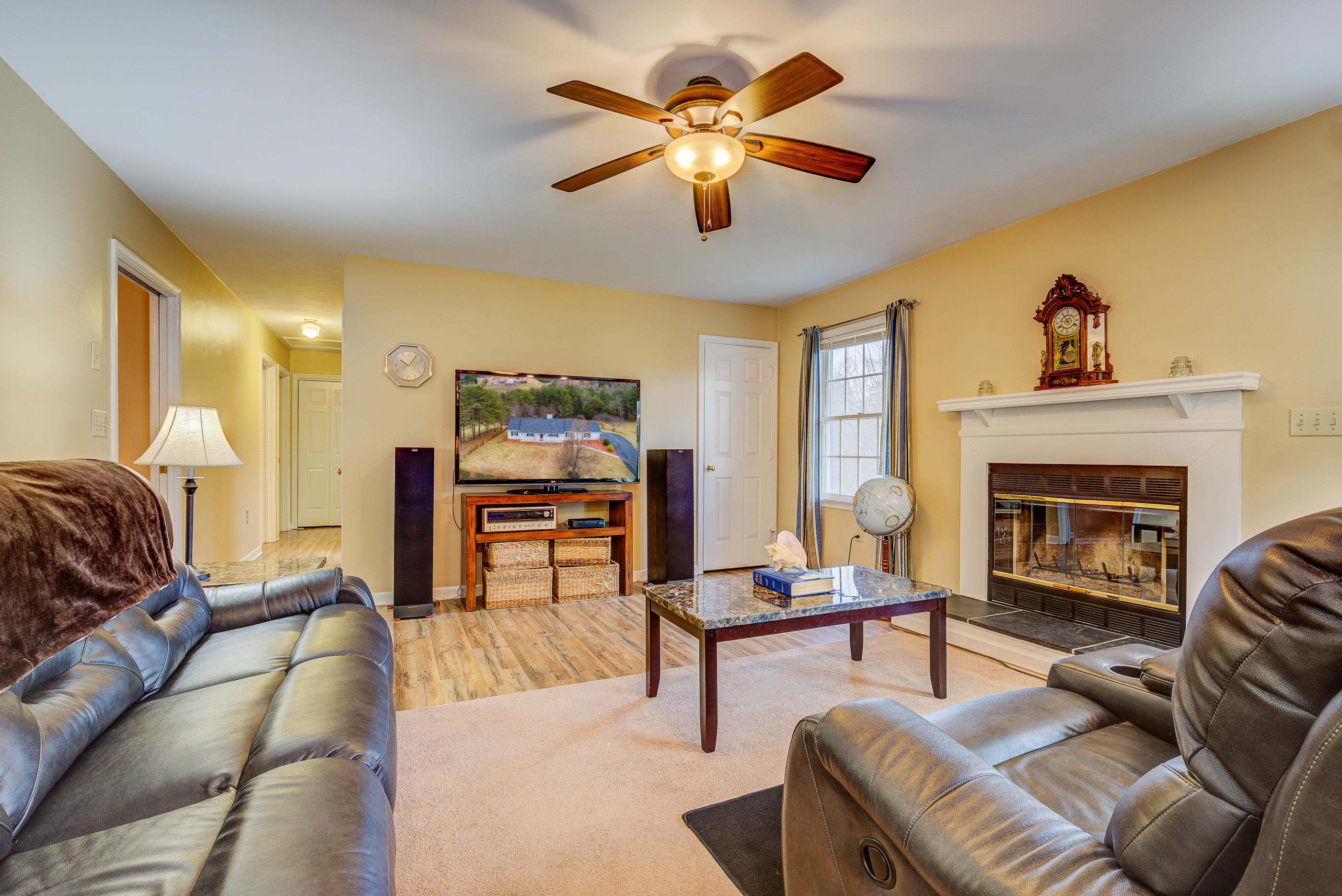 3470 Sterling Road Roanoke, VA 24014 - Photo 3 of 36 Family Room