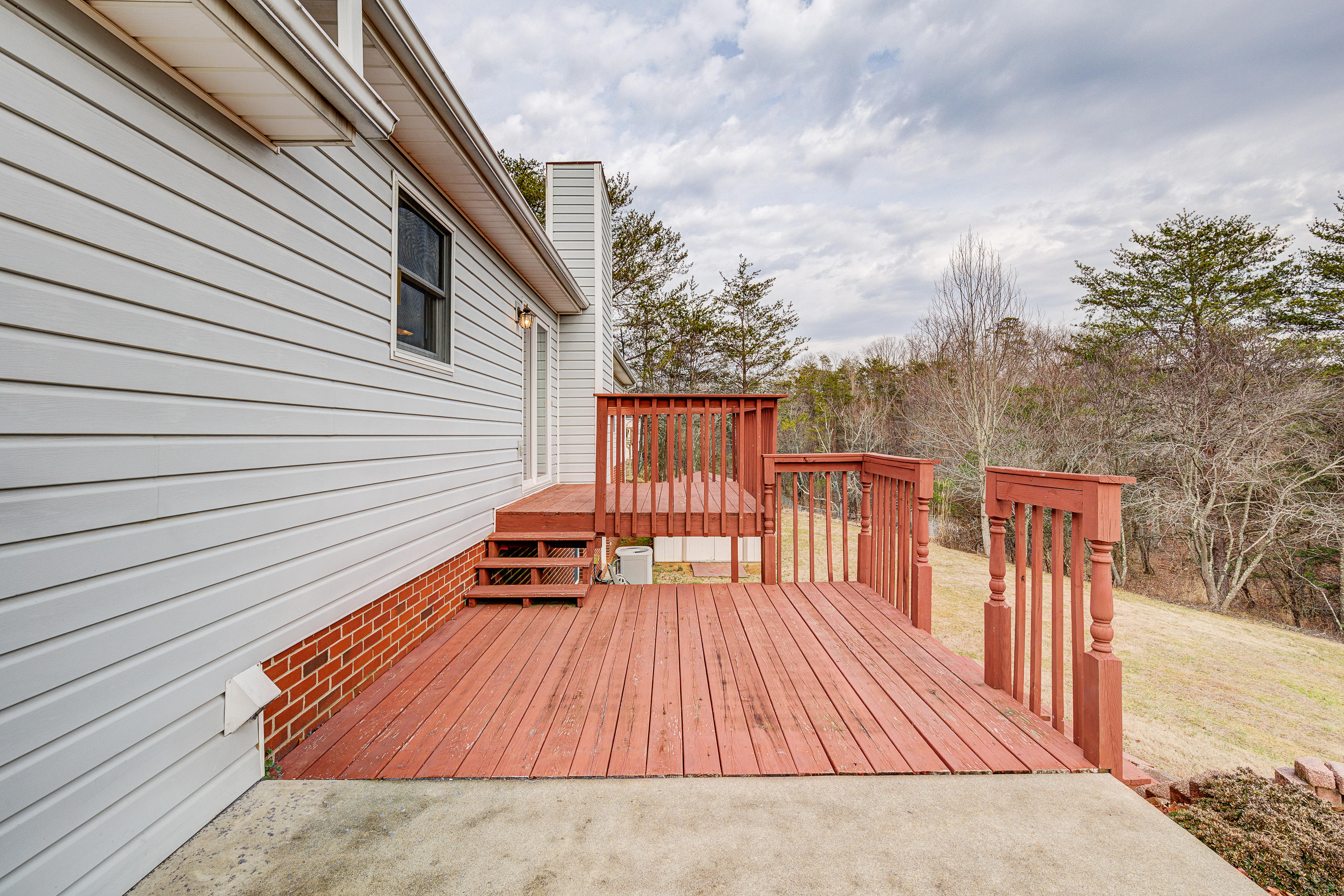 3470 Sterling Road Roanoke, VA 24014 - Photo 27 of 36 Deck