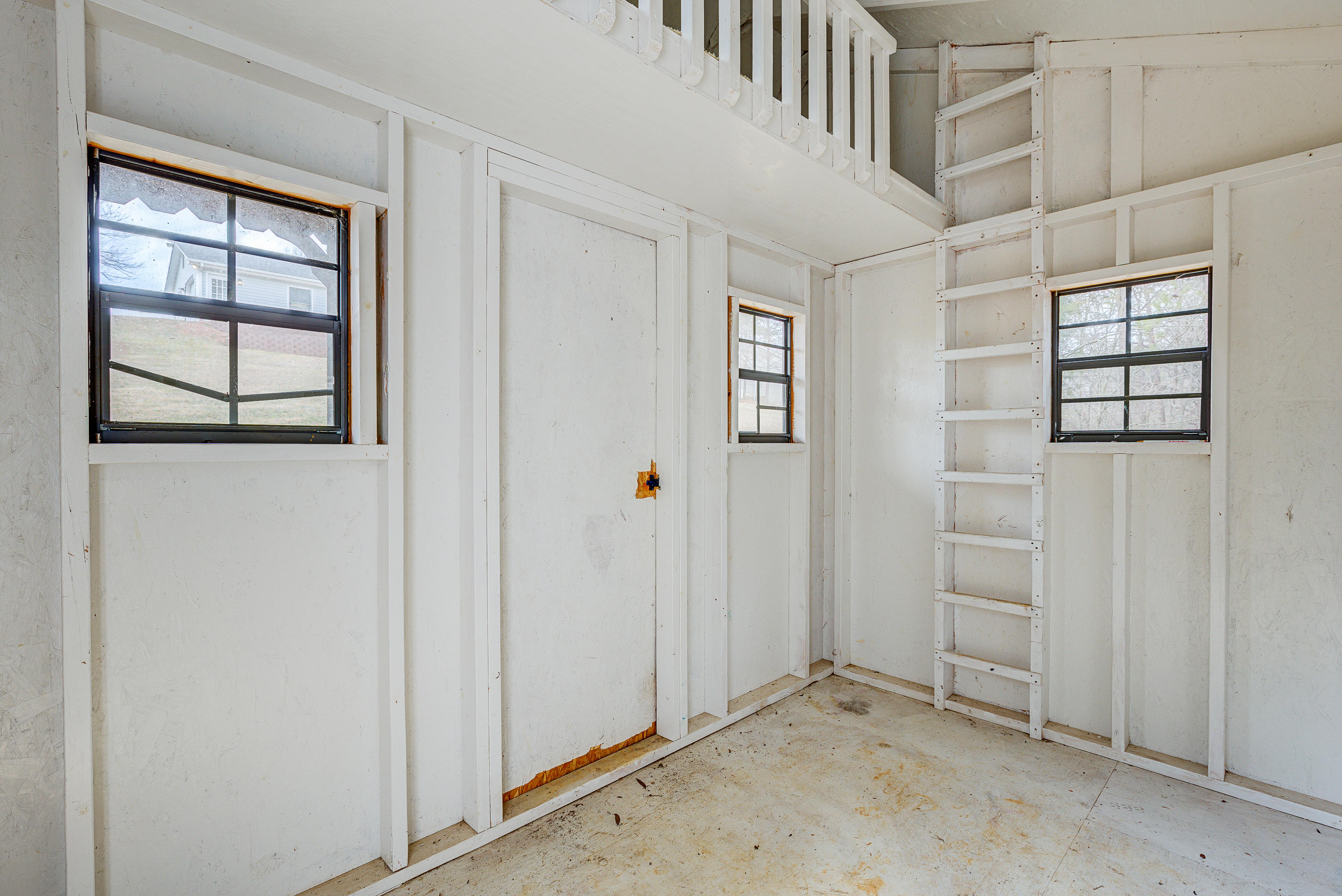 3470 Sterling Road Roanoke, VA 24014 - Photo 31 of 36 Interior of Playhouse