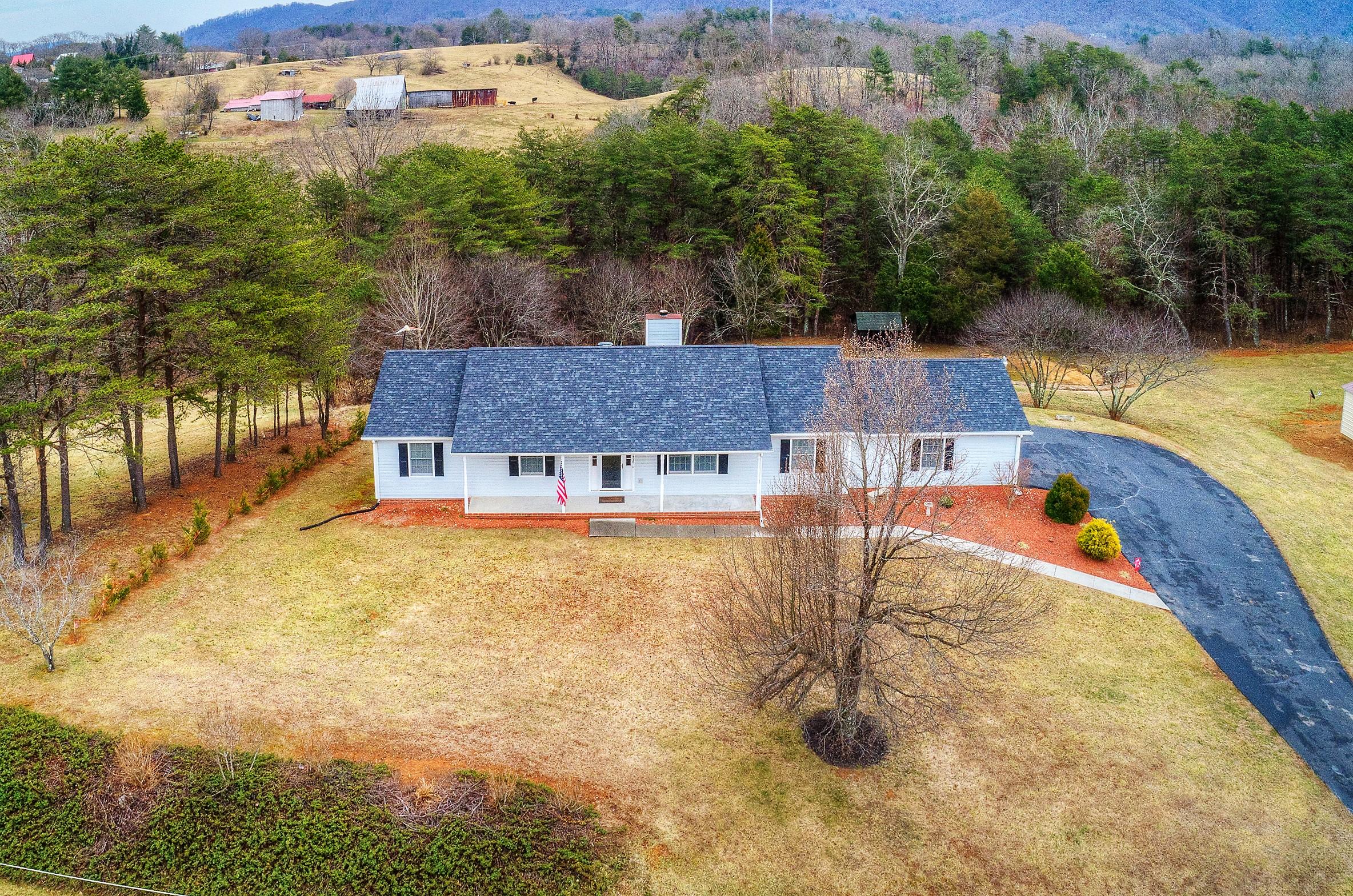 3470 Sterling Road Roanoke, VA 24014 - Photo 32 of 36 DJI_0011