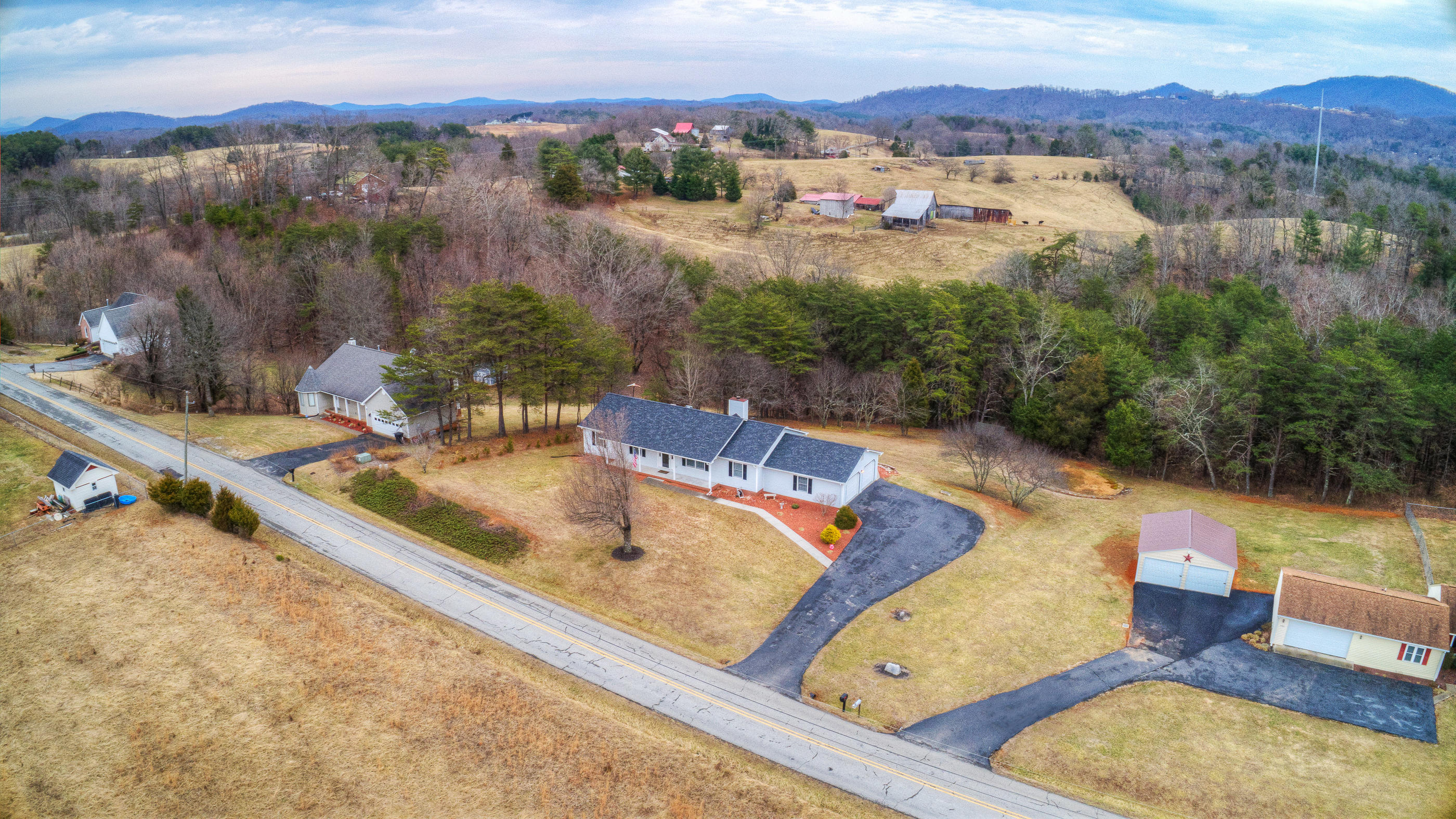 3470 Sterling Road Roanoke, VA 24014 - Photo 34 of 36 DJI_0013