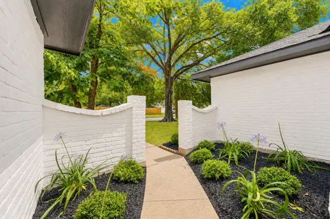$374,000 | 10618 Braewick Drive, Houston, TX 77096