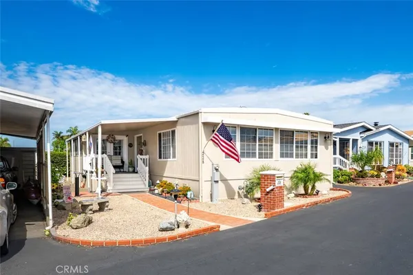 $212,425 | 16222 Monterey Lane, Unit 228, Huntington Beach, CA 92649