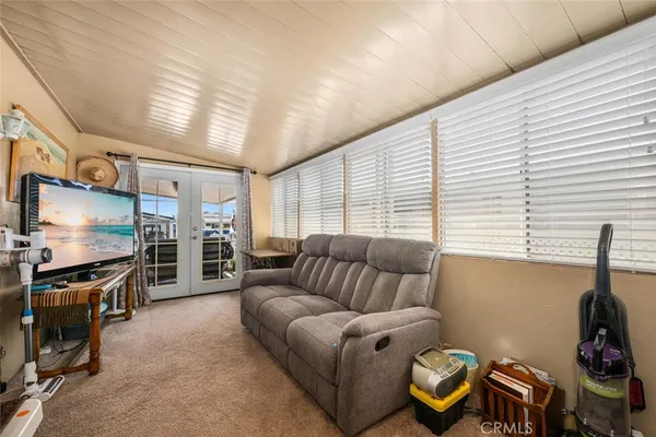 $212,425 | 16222 Monterey Lane, Unit 228, Huntington Beach, CA 92649