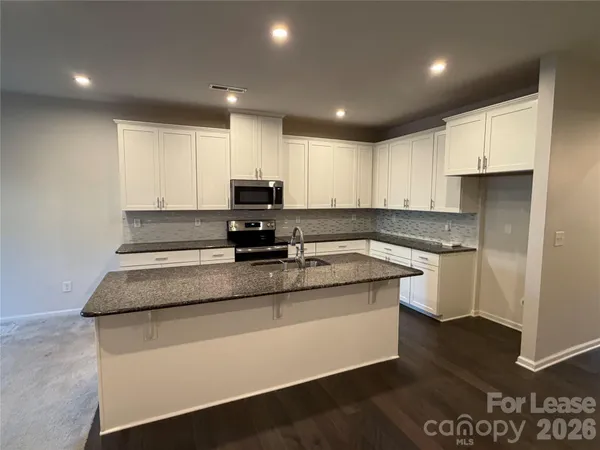 $2,200 | 318 Willow Wood Court, Matthews, NC 28104