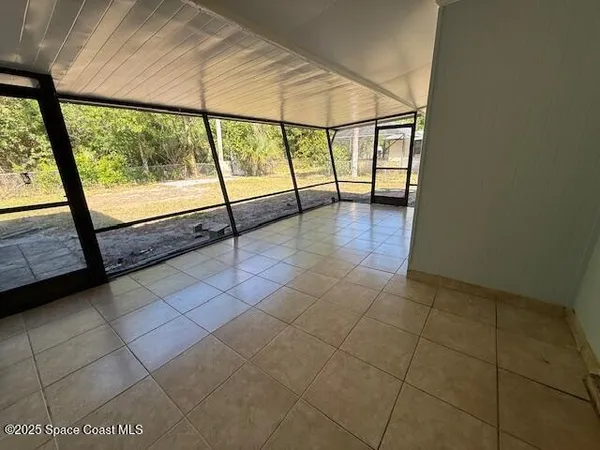 $1,995 | 945 Date Avenue, Merritt Island, FL 32953