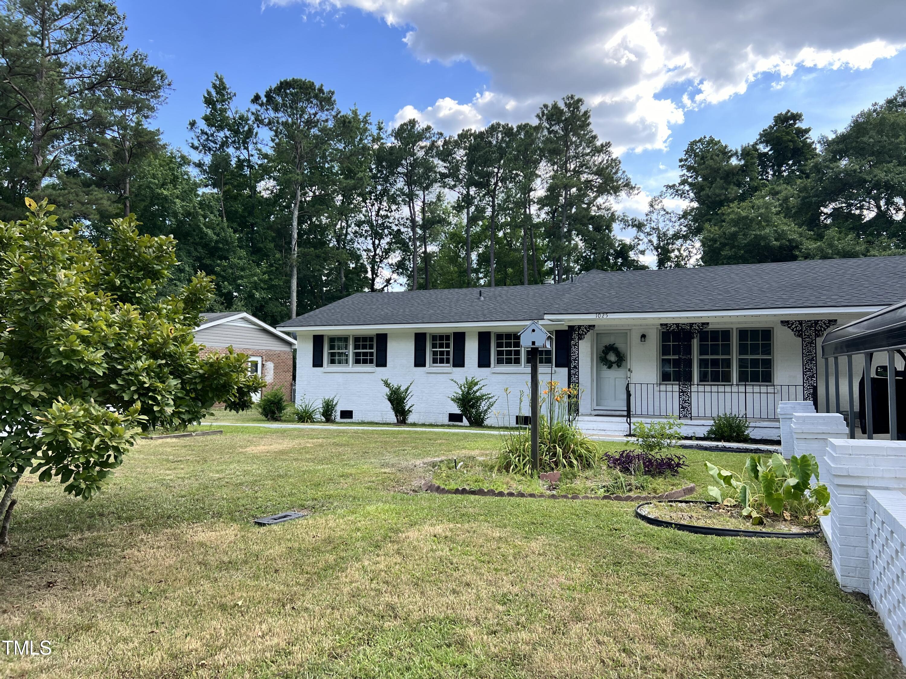 1025 Riverside Circle Spring Lake, NC 28390 - Photo 2 of 63 IMG_3199