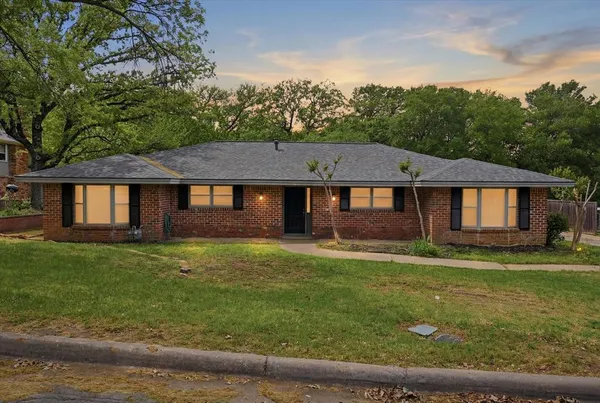 $449,900 | 1200 Woodridge Circle, Euless, TX 76040