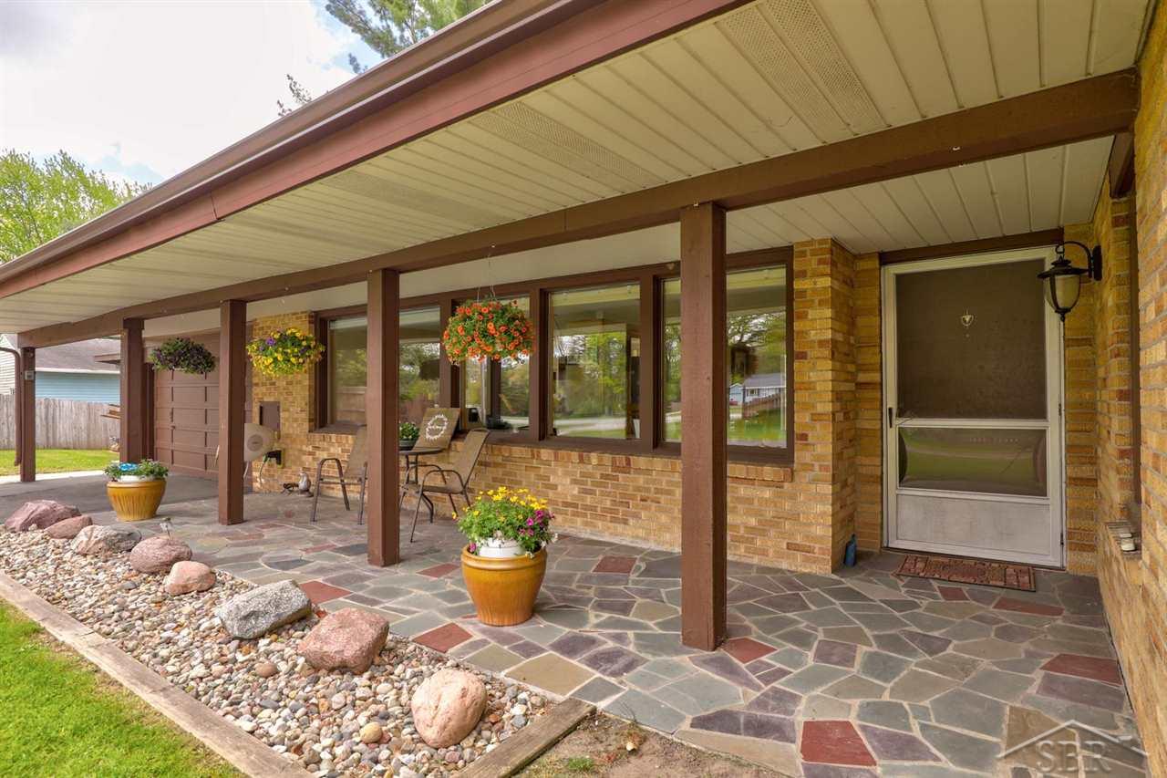 8835 Midland Road Freeland, MI 48623 - Photo 9 of 76 50041696-8.JPG
