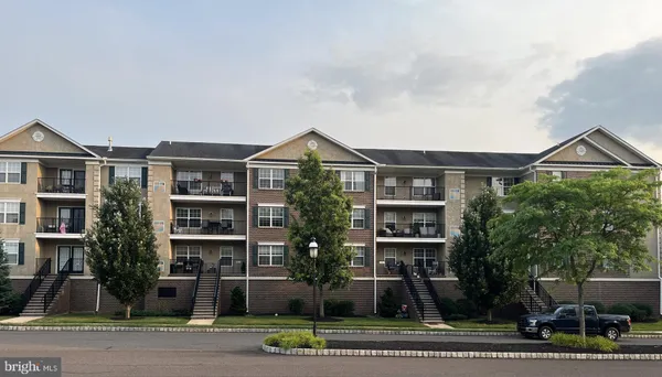 $325,000 | 3940 Ashland Drive, Unit 143, Harleysville, PA 19438