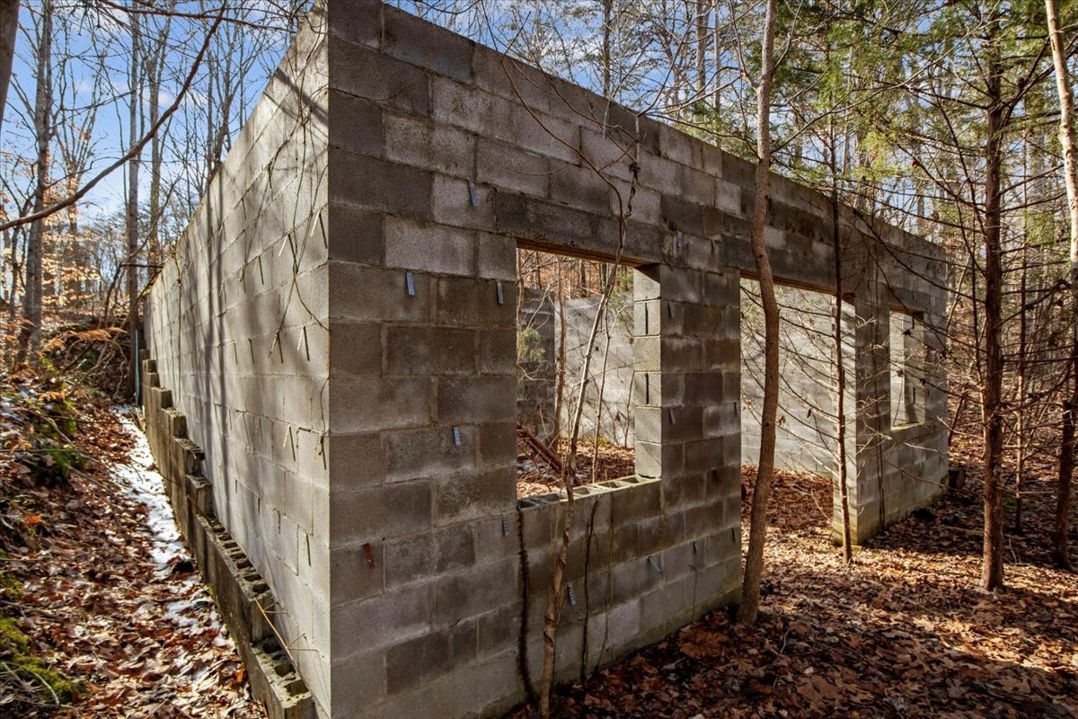 1899 Old Lock A Road Charlotte, TN 37036 - Photo 3 of 11 Gallery Image 3