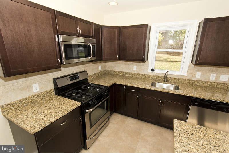 1608 Rosewick Avenue Rosedale, MD 21237 - Photo 3 of 24 Kitchen