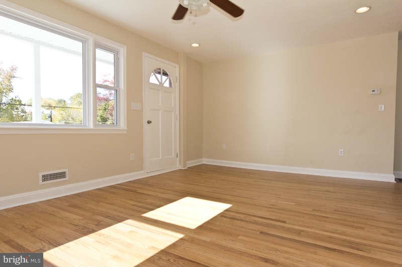 1608 Rosewick Avenue Rosedale, MD 21237 - Photo 8 of 24 Living Room