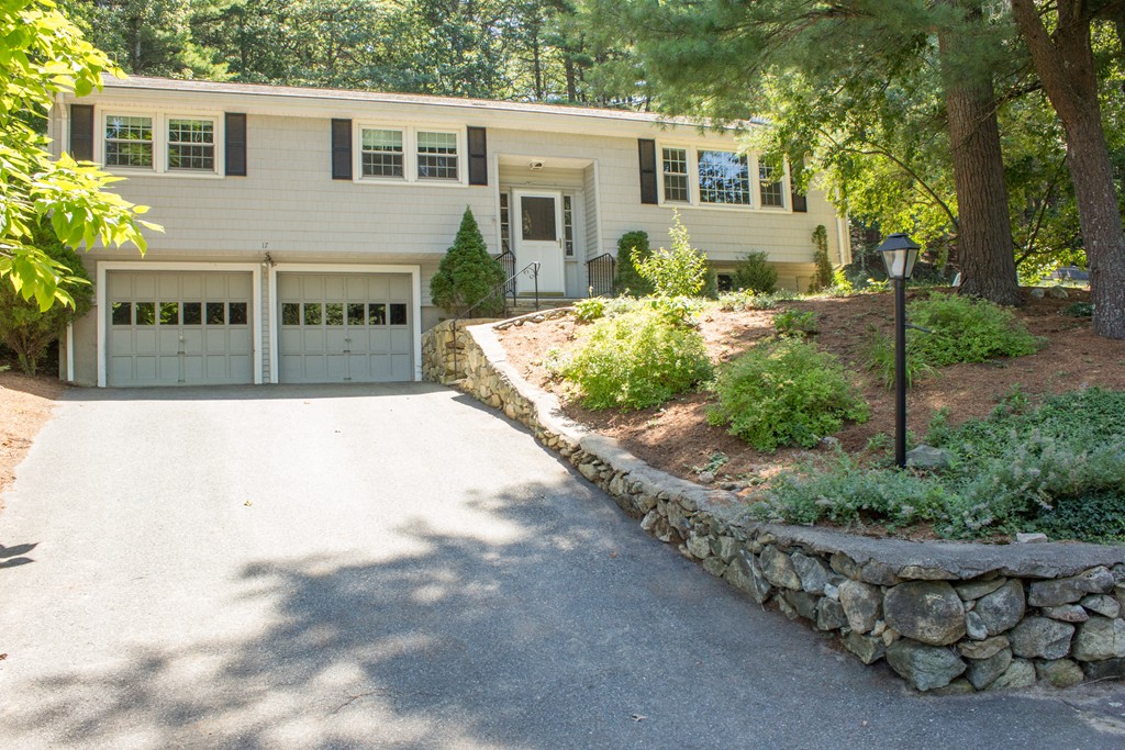 17 Belknap Road Medfield, MA 02052 - Photo 1 of 15 Gallery Image 1