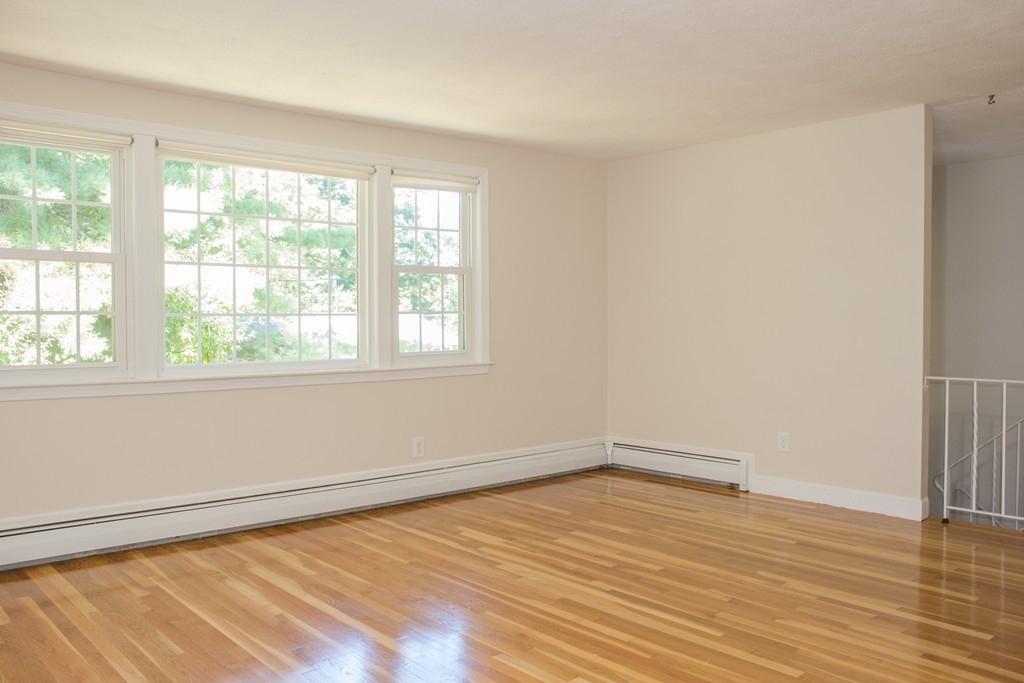 17 Belknap Road Medfield, MA 02052 - Photo 4 of 15 Gallery Image 4