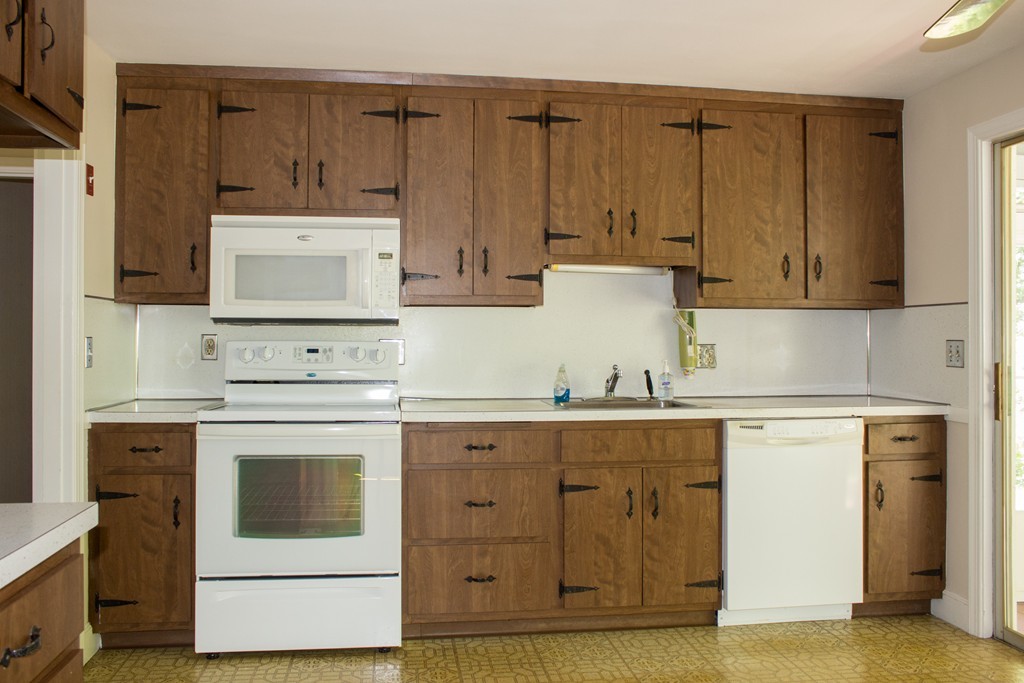 17 Belknap Road Medfield, MA 02052 - Photo 7 of 15 Gallery Image 7
