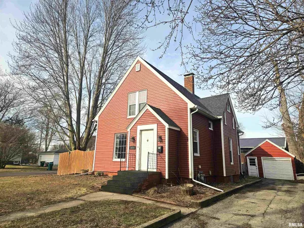 $139,500 | 1014 Willard Street, Galesburg, IL 61401