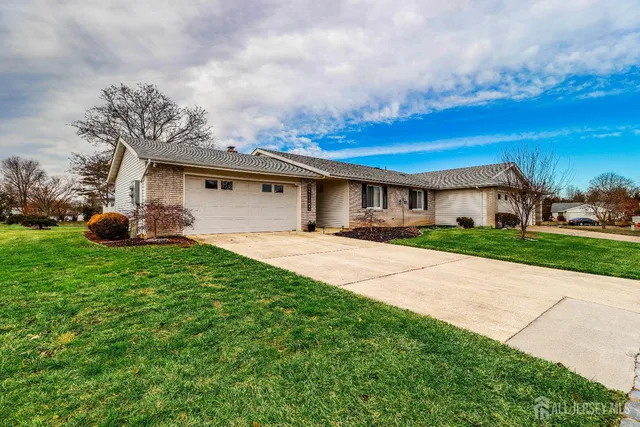 $435,000 | 324 A Quinton Drive, Monroe Township, NJ 08831