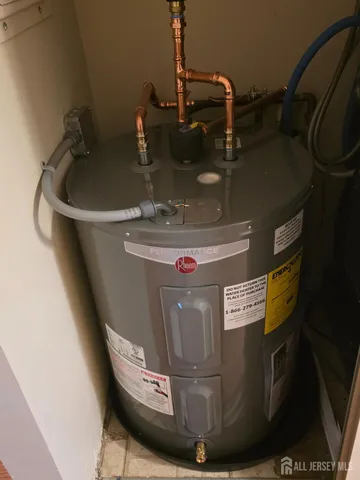 $435,000 | 324 A Quinton Drive, Monroe Township, NJ 08831