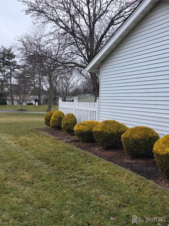 $395,000 | 324 A Quinton Drive, Monroe Township, NJ 08831