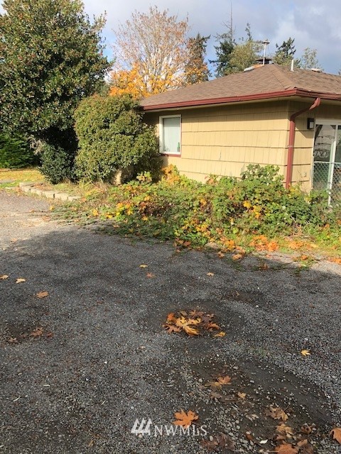 3320 South Bay Road Northeast Lacey, WA 98506 - Photo 4 of 6 Gallery Image 4