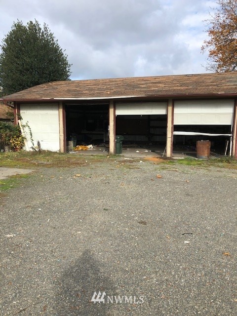 3320 South Bay Road Northeast Lacey, WA 98506 - Photo 5 of 6 Gallery Image 5
