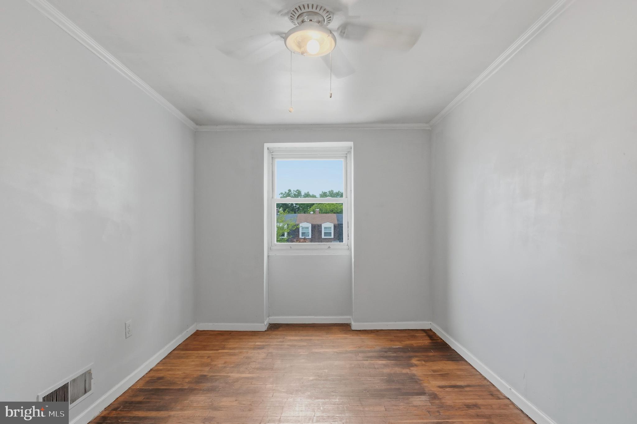 33 Bladen Road Baltimore, MD 21221 - Photo 18 of 29 Cozy Bedroom