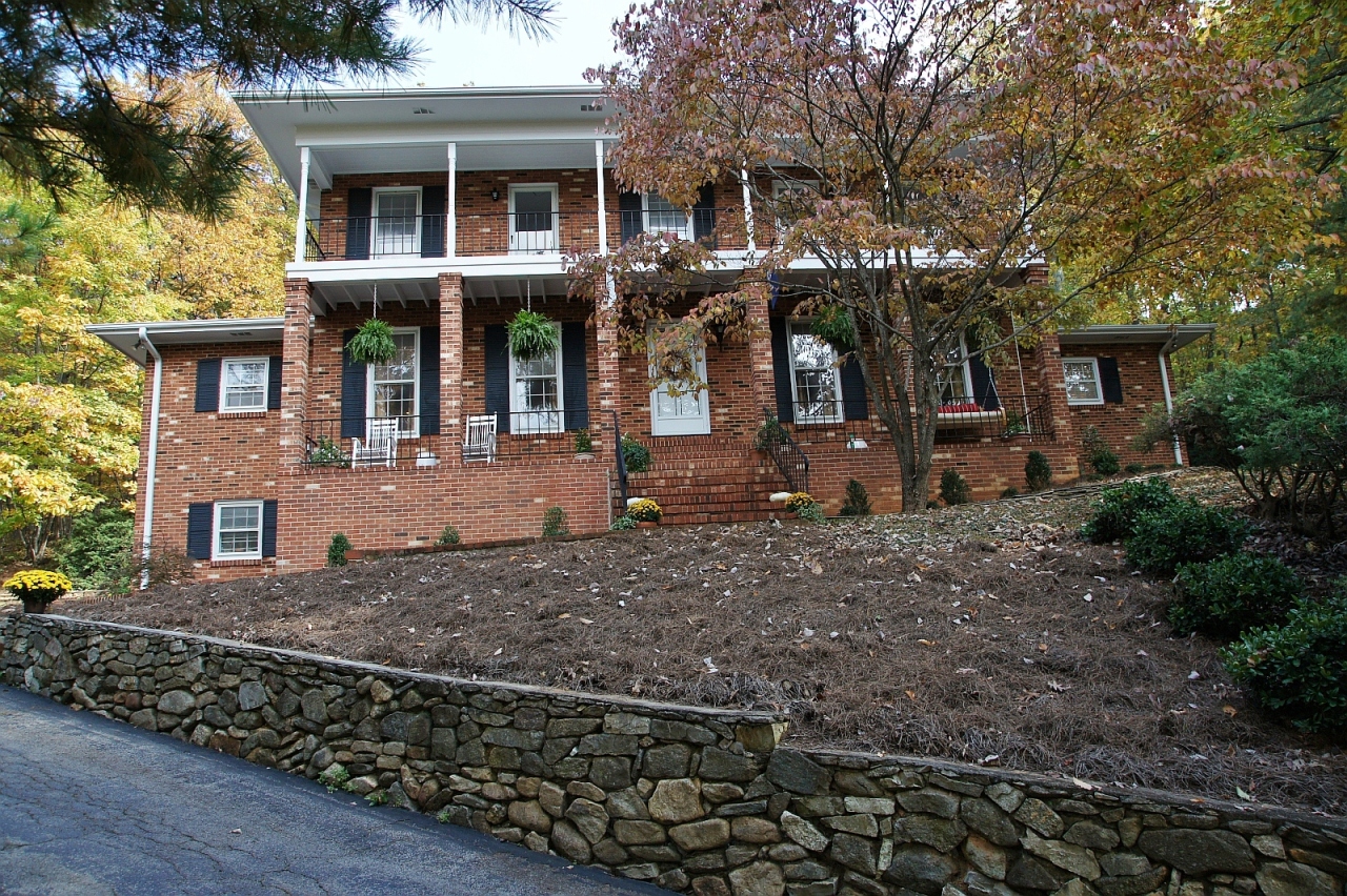 5151 Remington Road Roanoke, VA 24018 - Photo 1 of 37 Front of Home
