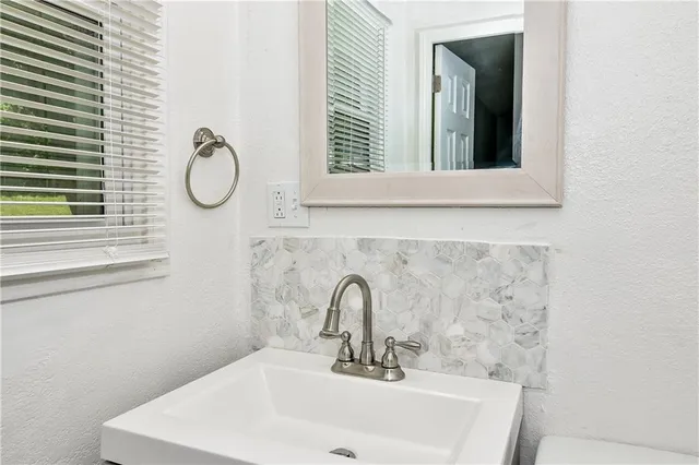 $1,620 | 8500 East 91st Street, Kansas City, MO 64138