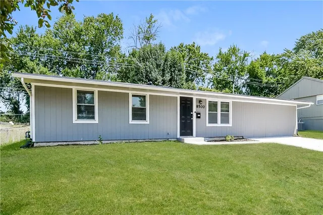 $1,620 | 8500 East 91st Street, Kansas City, MO 64138