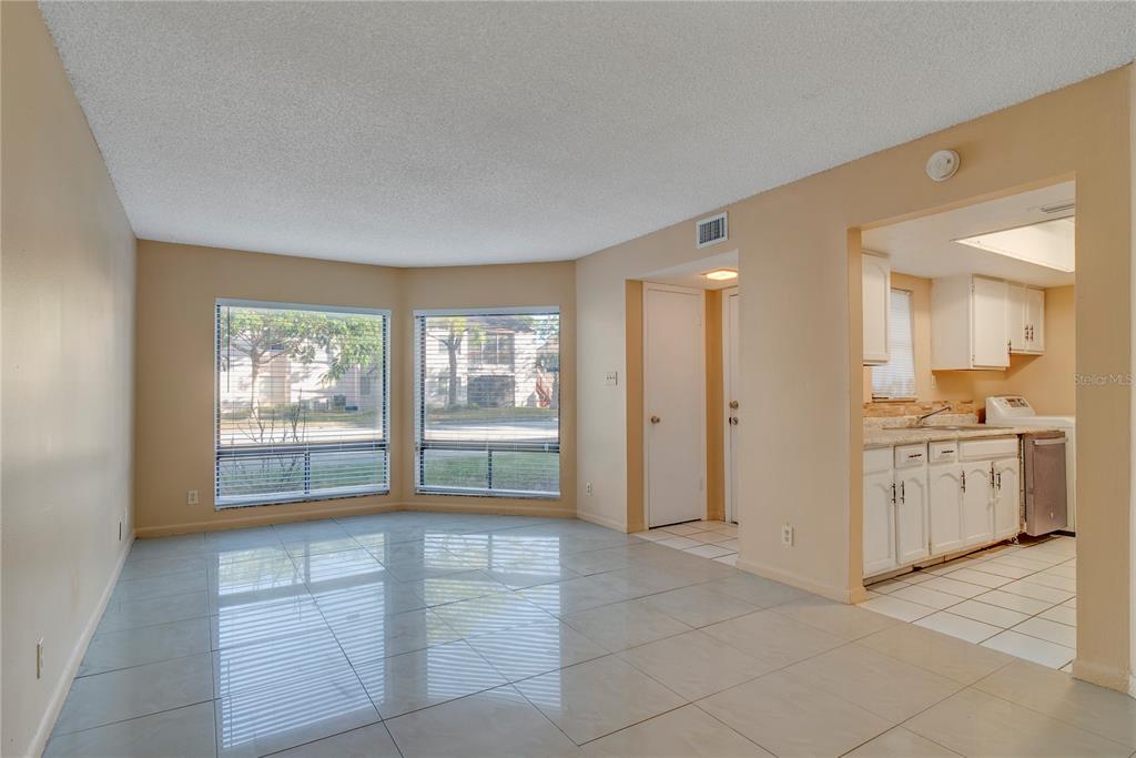 2512 Lemon Tree Lane, Unit C Orlando, FL 32839 - Photo 4 of 19