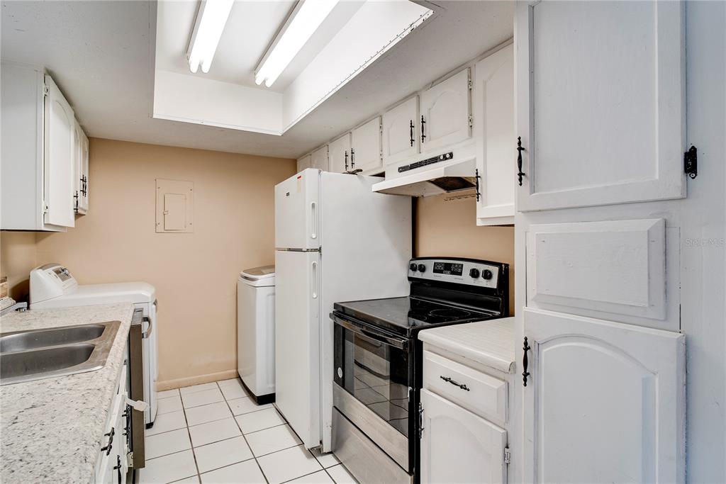 2512 Lemon Tree Lane, Unit C Orlando, FL 32839 - Photo 7 of 19