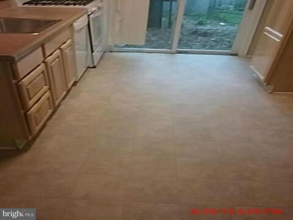 5933 Grand Banks Road Columbia, MD 21044 - Photo 11 of 13 Kitchen