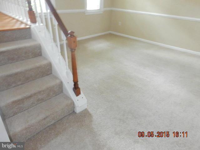 5933 Grand Banks Road Columbia, MD 21044 - Photo 4 of 13 Living Room