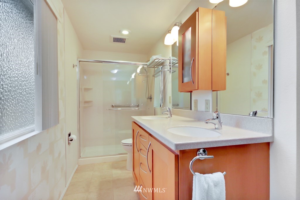 15867 132nd Place Southeast Renton, WA 98058 - Photo 17 of 24 Gallery Image 17