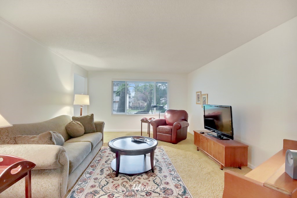 15867 132nd Place Southeast Renton, WA 98058 - Photo 5 of 24 Gallery Image 5