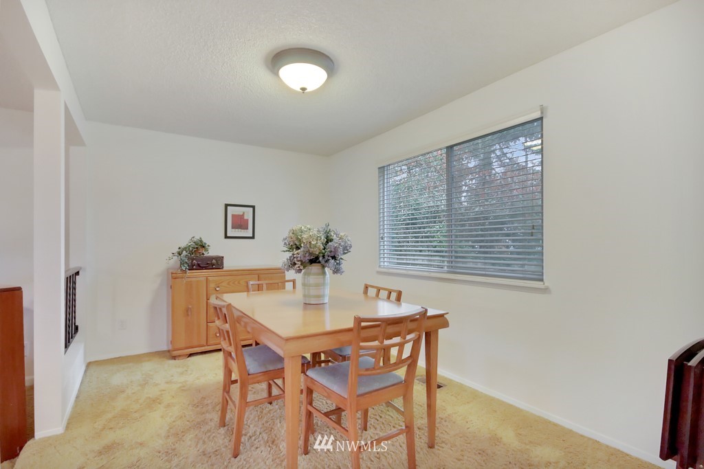 15867 132nd Place Southeast Renton, WA 98058 - Photo 6 of 24 Gallery Image 6