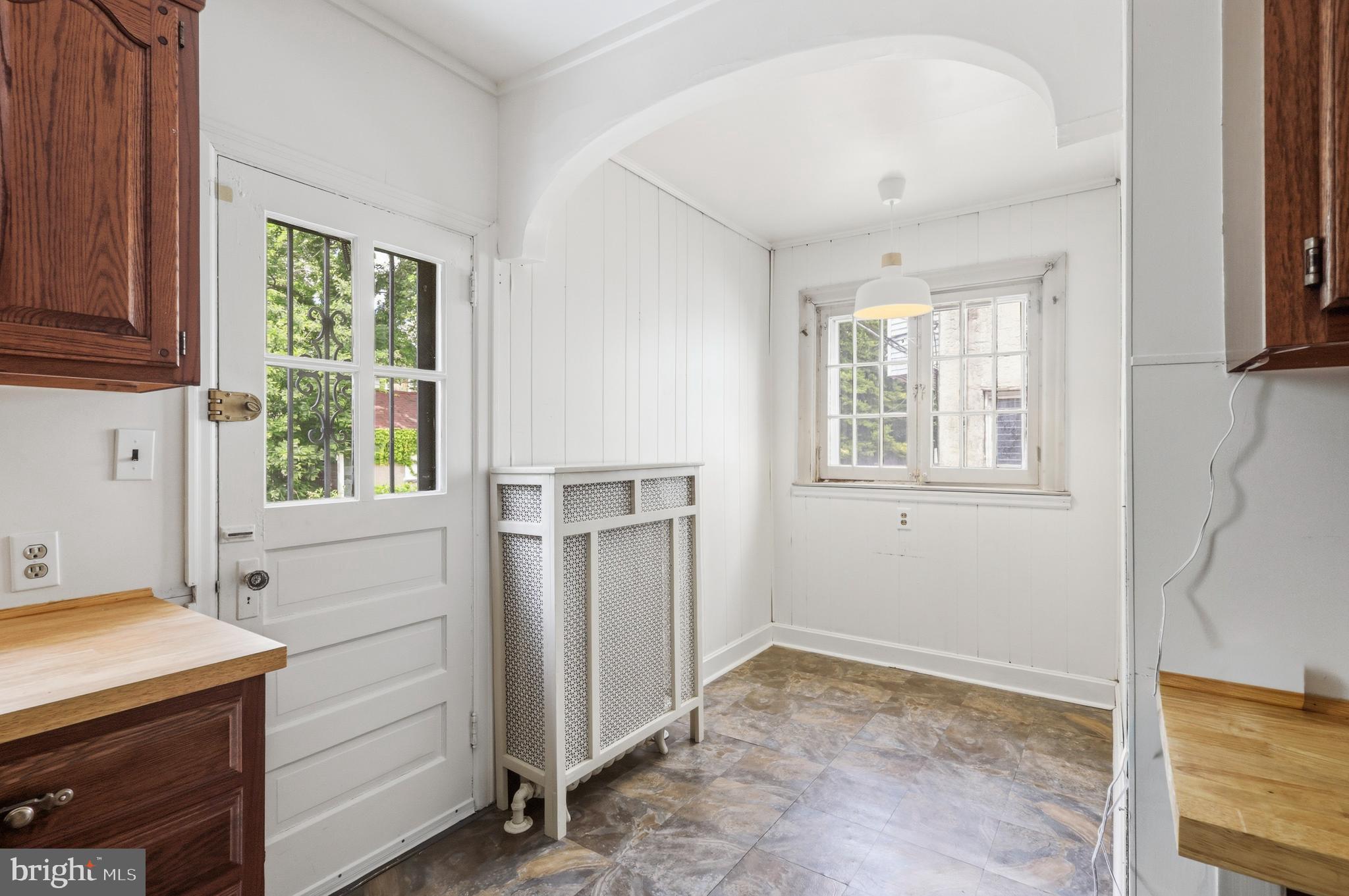 907 East Rittenhouse Street Philadelphia, PA 19138 - Photo 12 of 27 kitchen breakfast nook