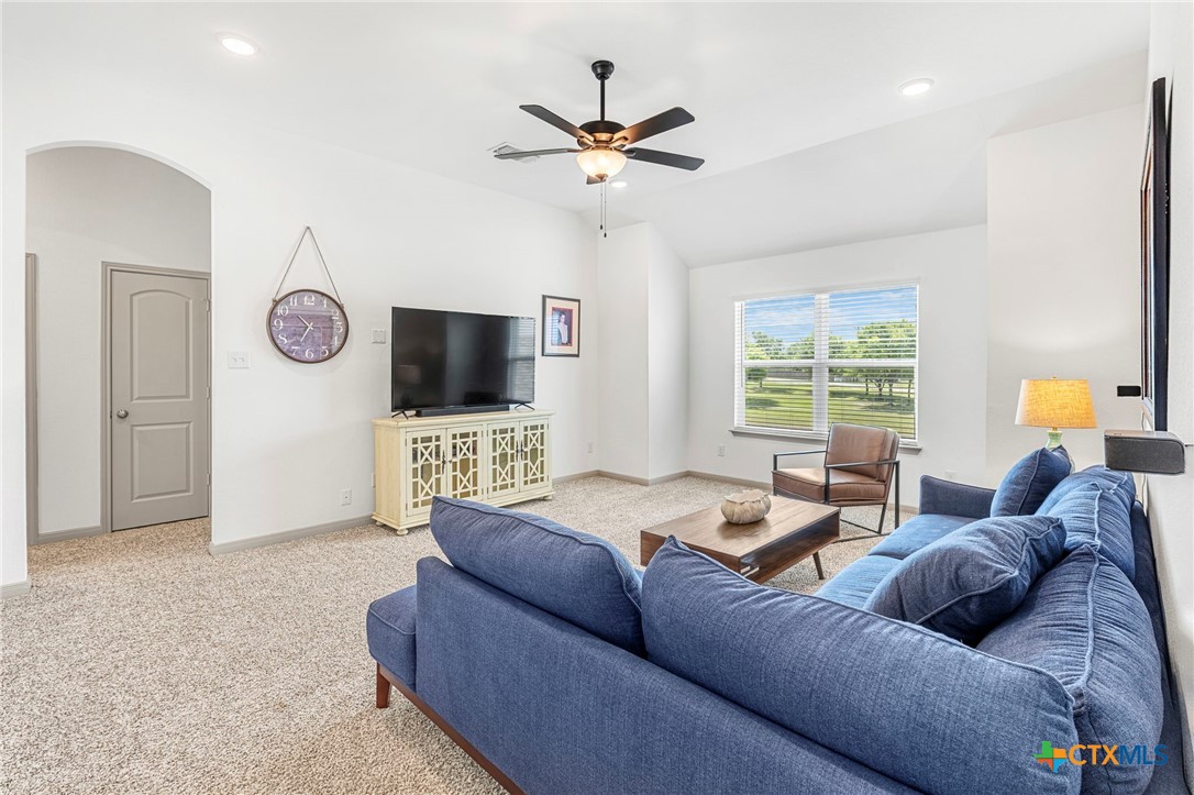 5221 Leaning Tree Temple, TX 76502 - Photo 21 of 37 Upstairs Living Area