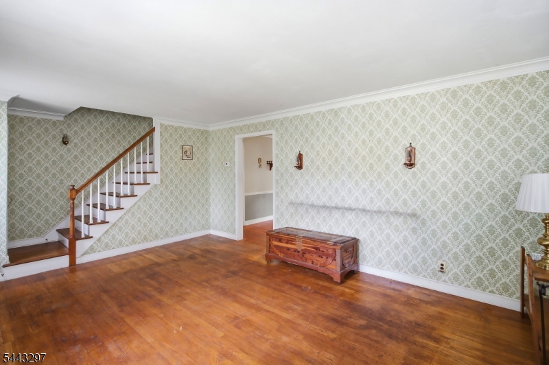180 Milltown Road Springfield, NJ 07081 - Photo 3 of 27
