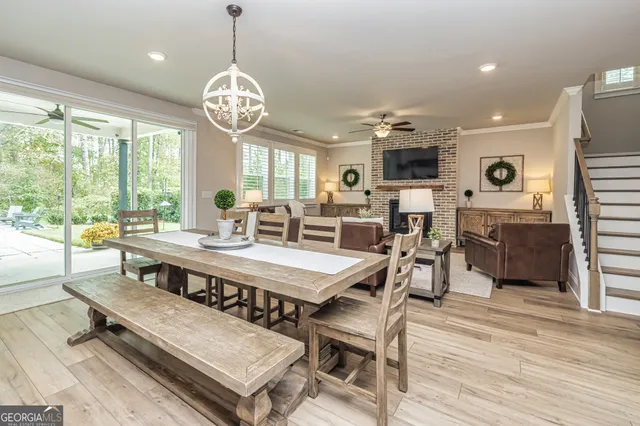 a view of a dining room and livingroom view