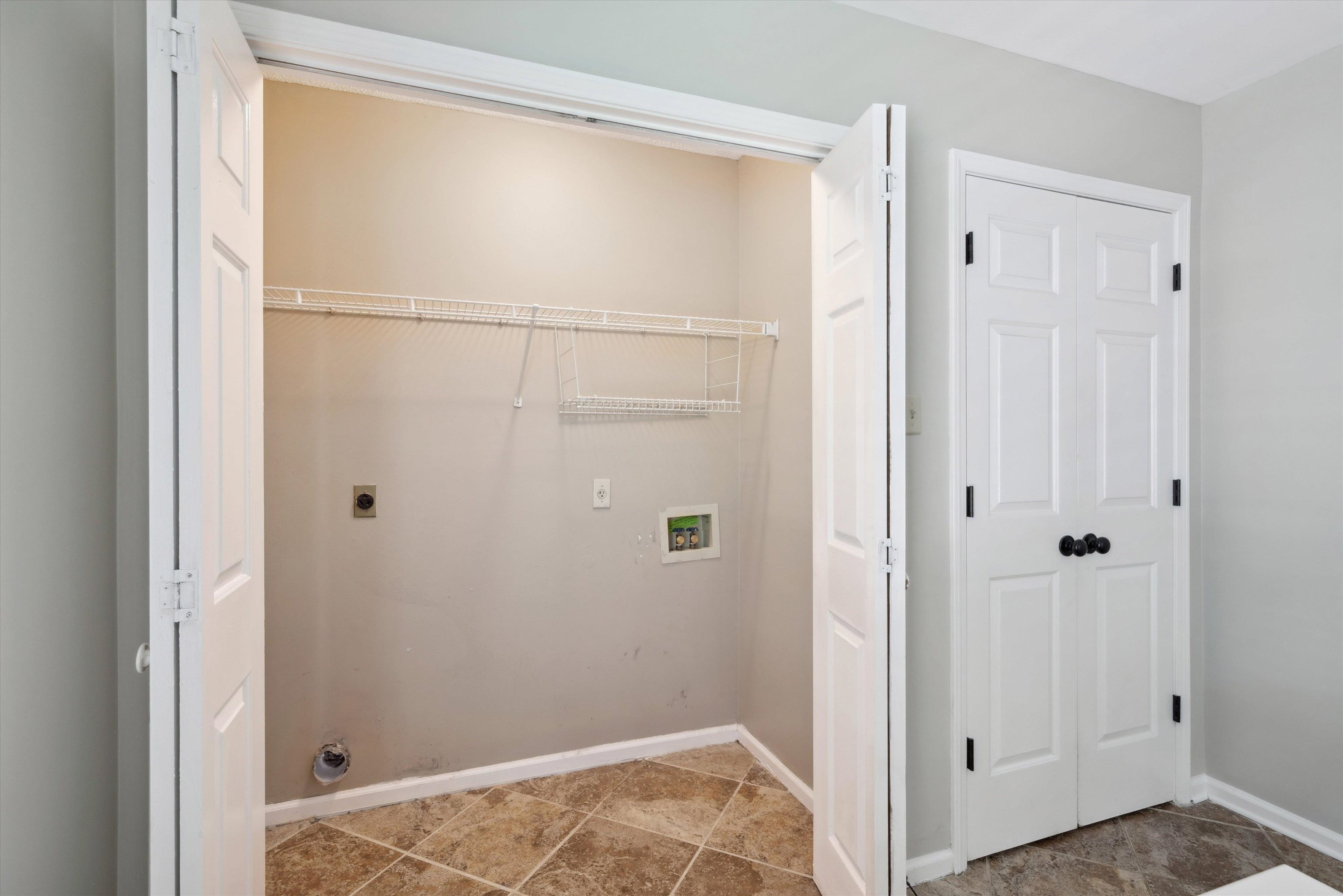 852 Joe Drive Collierville, TN 38017 - Photo 17 of 27 a view of an empty room