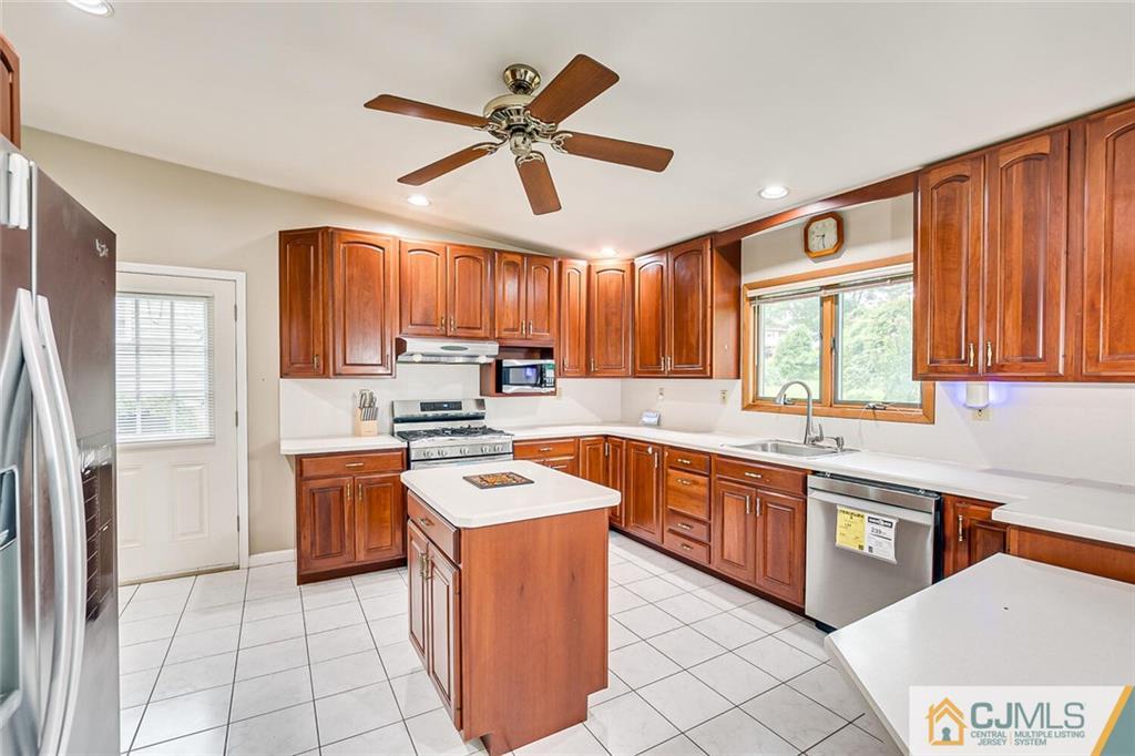 2 Merker Drive Edison, NJ 08837 - Photo 22 of 45 Gallery Image 22