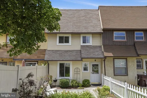 $345,000 | 908 Green Street, Bridgeport, PA 19405