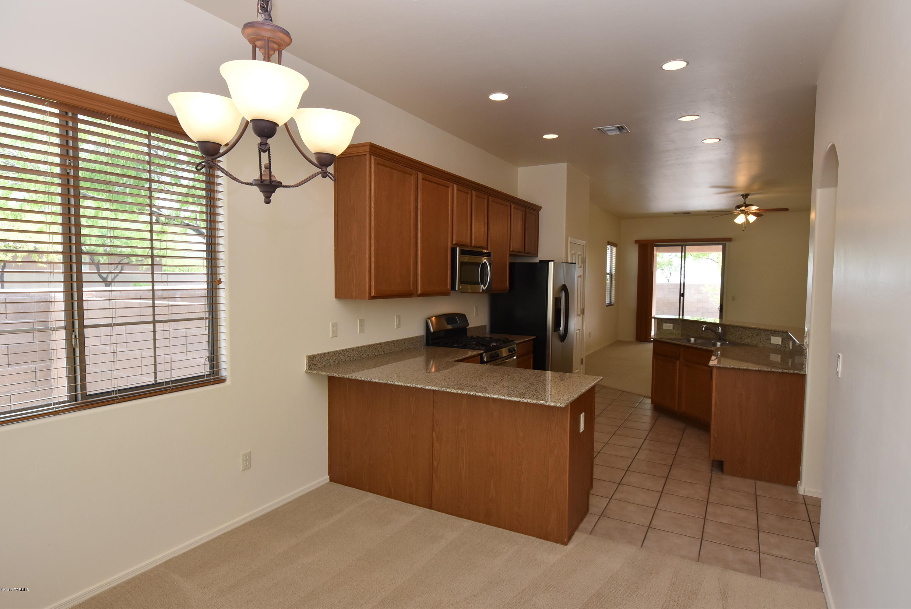 12823 Bloomington Loop Tucson, AZ 85755 - Photo 7 of 39