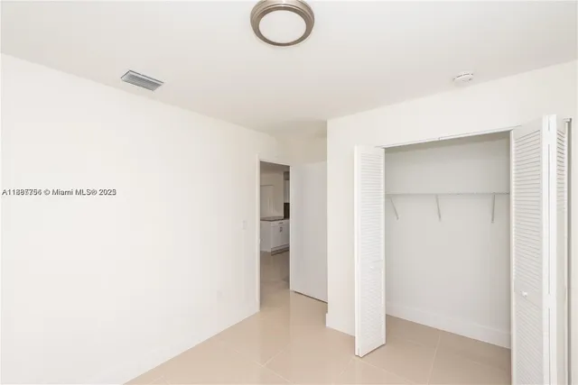 $2,700 | Gladeview, Miami, FL 33147