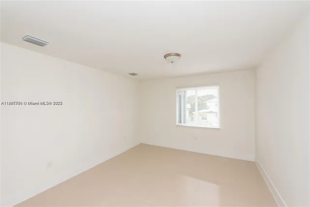 $2,700 | Gladeview, Miami, FL 33147