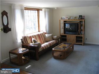 2747 Harmil Road Broomall, PA 19008 - Photo 8 of 12 Living Room