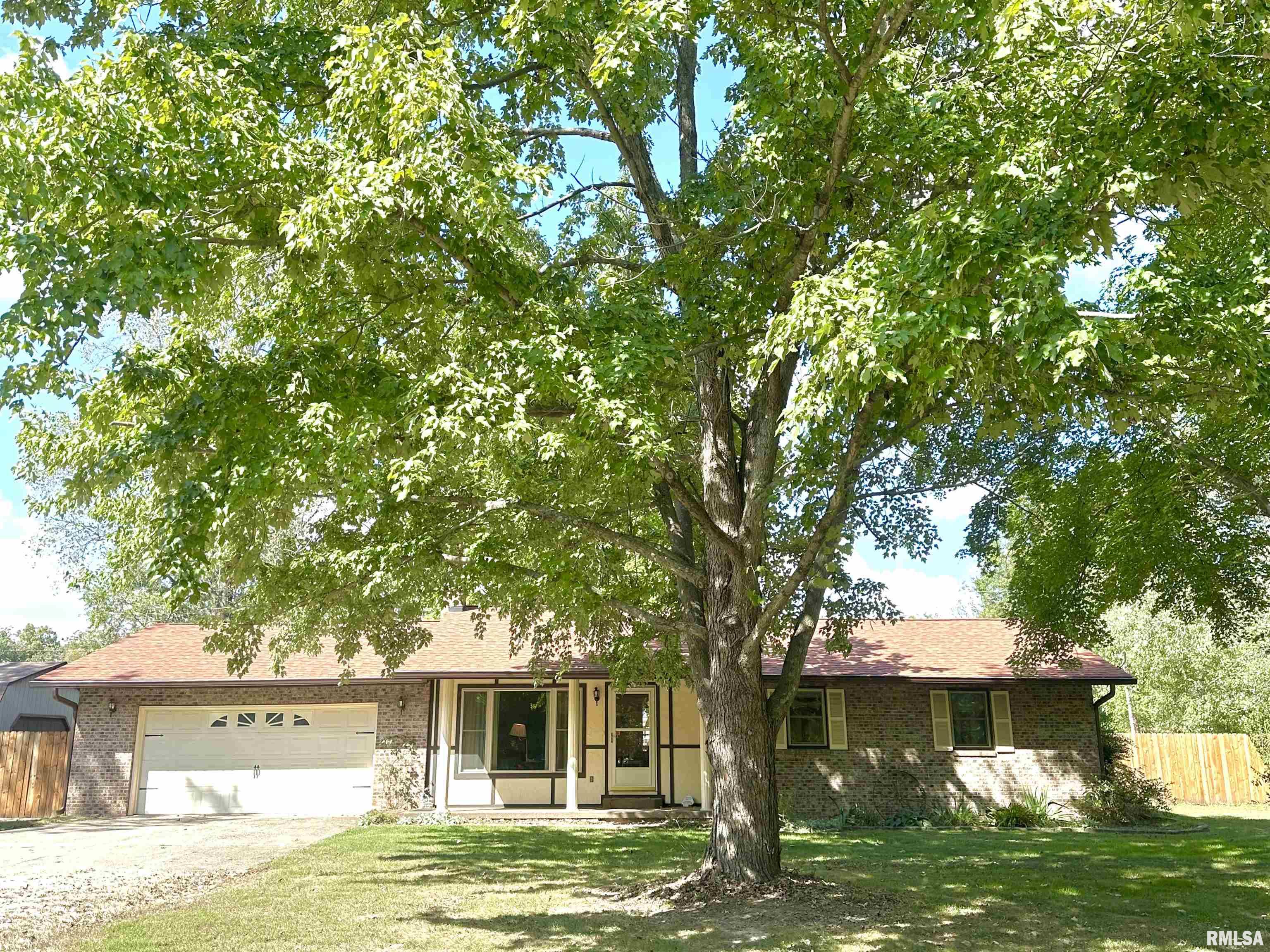 1629 Green Street Road Centralia, IL 62801 - Photo 1 of 14