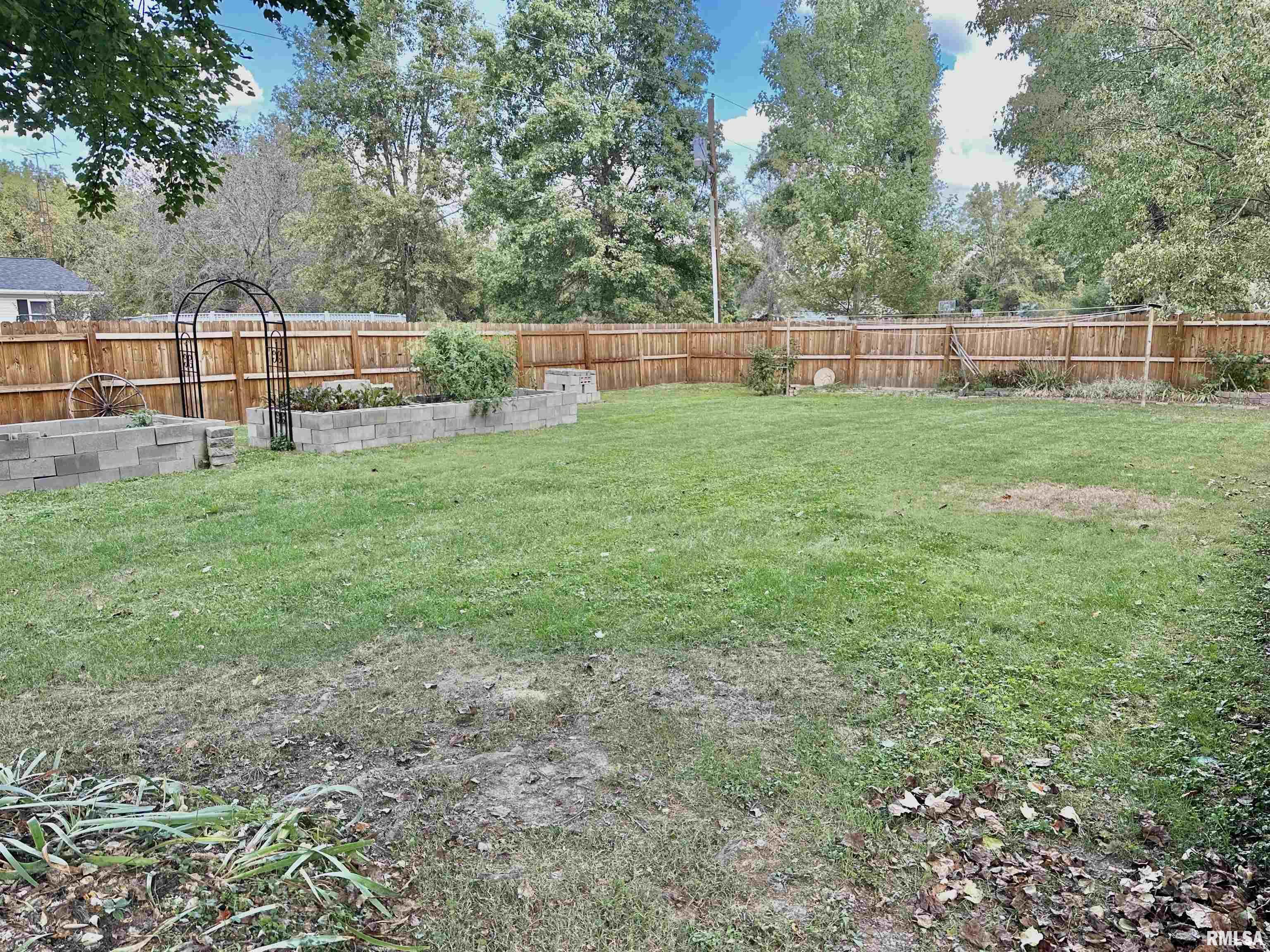 1629 Green Street Road Centralia, IL 62801 - Photo 12 of 14